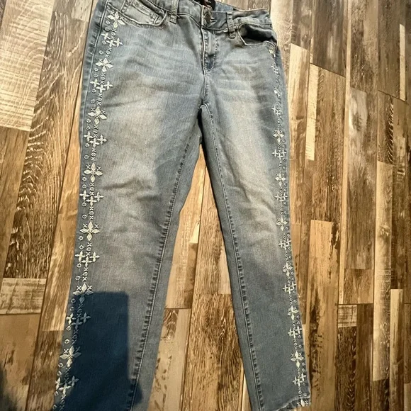 Earl Jeans Light Blue Straight Leg with Embroidery - Picture 1 of 4